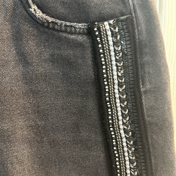 Free people size 4 gray denim frayed skirt with embellishment down either side - Picture 2 of 4